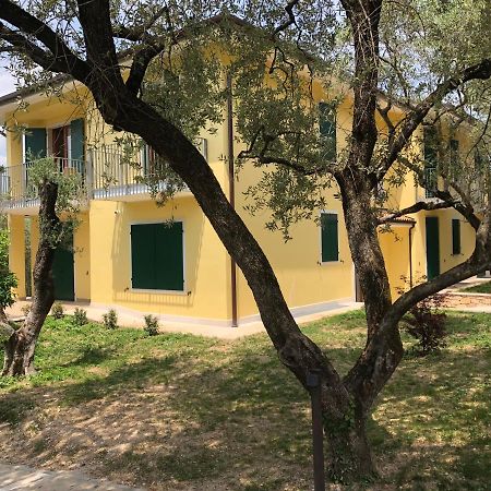 Ca' De L'Achille Torri Del Benaco Exterior foto