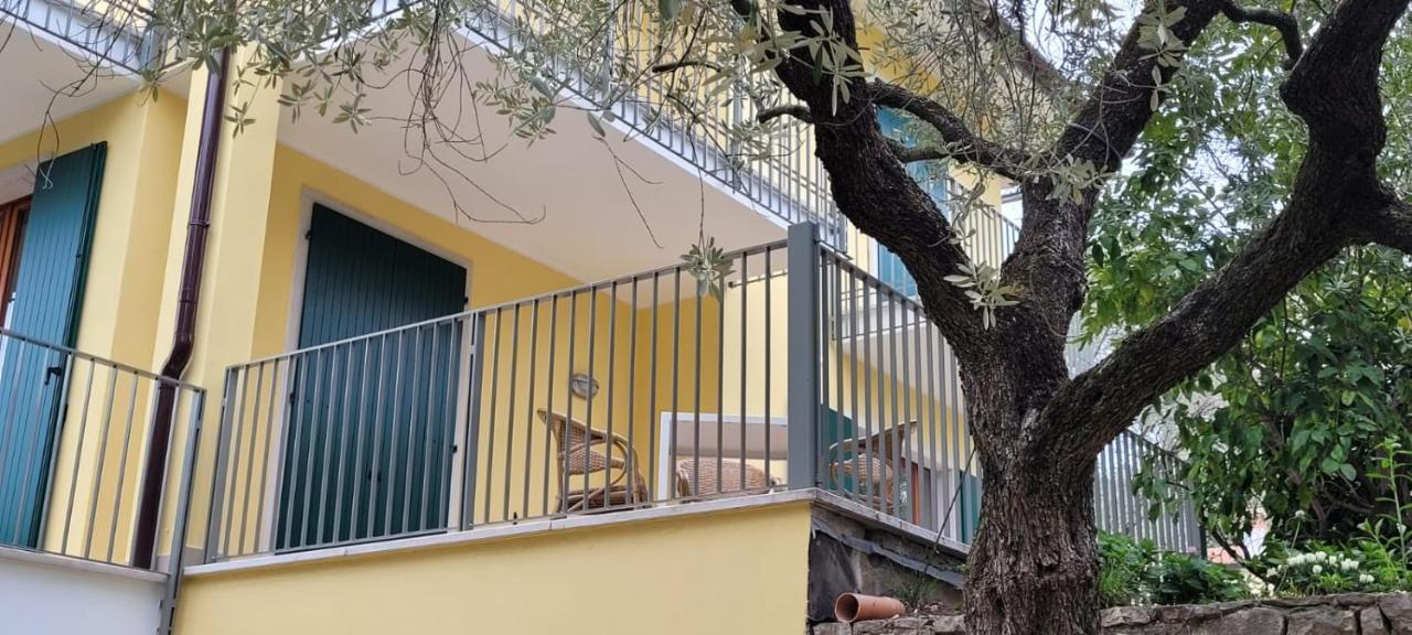Ca' De L'Achille Torri Del Benaco Exterior foto